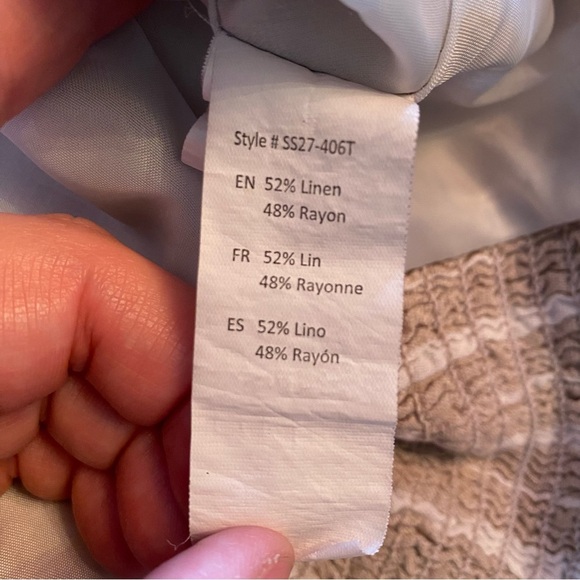 Revamped Linen crop top smocked backing adjustable straps - Picture 6 of 6